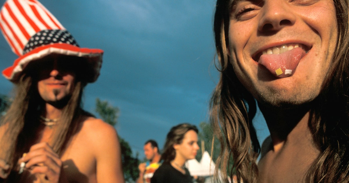 50-years-of-lsd-in-the-usa-358aaa2a-6eb0-430c-af86-71e825b78669